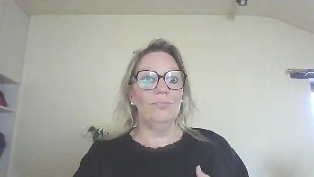 Snapshot of Silkesquirt chatting on 09/11/25, 07:19 Silkesquirt online show from 09/11/25, 07:19
