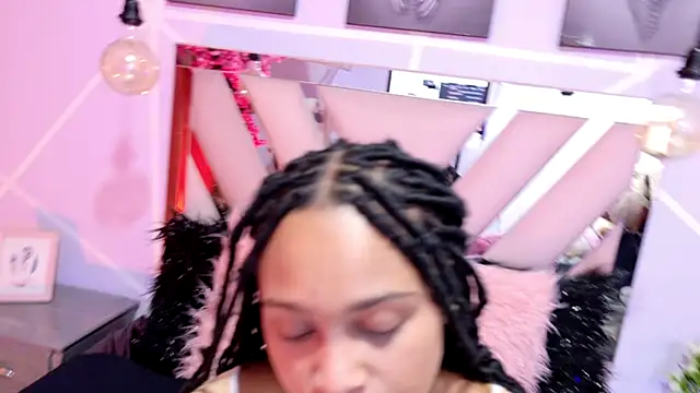 Elith noa online show from 11/11/25, 07:36