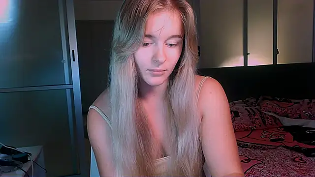 Snapshot of Eva_Jaya chatting on 10/17/25, 01:03 Eva Jaya online show from 10/17/25, 01:03