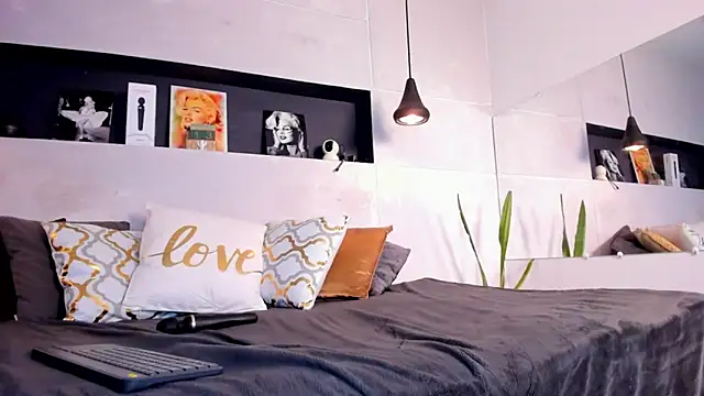 BERGINY  online show from 01/25/25, 08:00