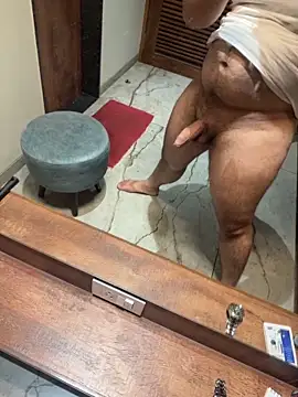 versatile guy01 online show from 10/18/25, 06:52