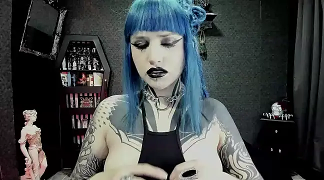 Snapshot of DimmuandDarkness chatting on 12/05/24, 12:41 DimmuandDarkness online show from 12/05/24, 12:41