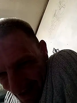 Snapshot of gettinit2wice chatting on 12/22/24, 11:00 gettinit2wice online show from 12/22/24, 11:00