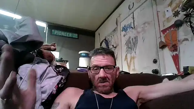 gettinit2wice online show from 10/22/25, 12:49