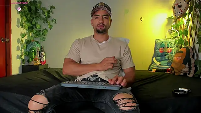Snapshot of Jaxxon_ chatting on 01/29/25, 03:01 Jaxxon online show from 01/29/25, 03:01
