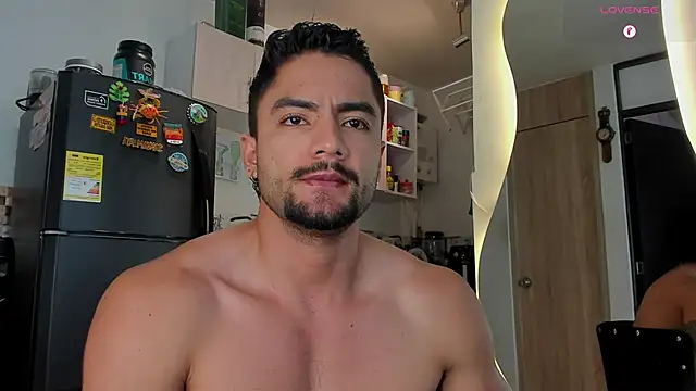 Snapshot of Jaxxon_ chatting on 03/17/25, 04:01 Jaxxon online show from 03/17/25, 04:01