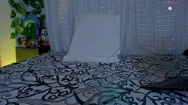 Snapshot of Jaxxon_ chatting on 09/27/25, 12:26 Jaxxon online show from 09/27/25, 12:26