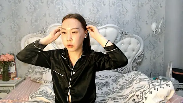 Snapshot of lee_che chatting on 10/15/25, 06:08 lee che online show from 10/15/25, 06:08