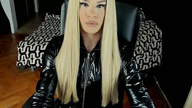 Snapshot of EvelynLexy chatting on 09/27/25, 07:13 EvelynLexy online show from 09/27/25, 07:13