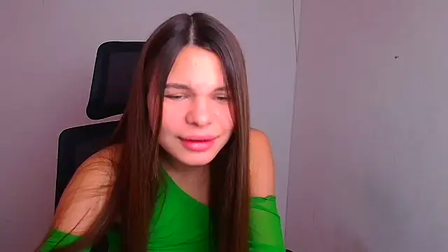 Snapshot of Hanna_Way chatting on 12/11/24, 12:34 Hanna Way online show from 12/11/24, 12:34