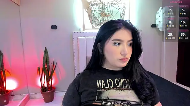 Snapshot of _nina_sweet chatting on 10/04/25, 12:03 nina sweet online show from 10/04/25, 12:03