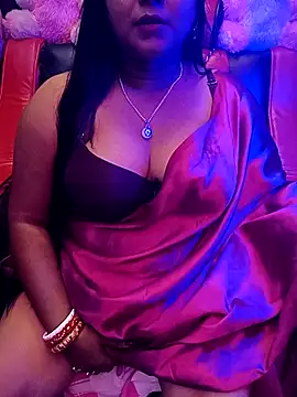 Snapshot of ella_mariya chatting on 10/10/25, 10:03 ella mariya online show from 10/10/25, 10:03