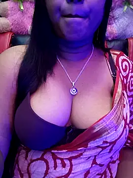 Snapshot of ella_mariya chatting on 10/15/25, 10:26 ella mariya online show from 10/15/25, 10:26