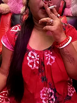 Snapshot of ella_mariya chatting on 10/22/25, 02:17 ella mariya online show from 10/22/25, 02:17