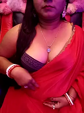 Snapshot of ella_mariya chatting on 11/14/25, 06:28 ella mariya online show from 11/14/25, 06:28