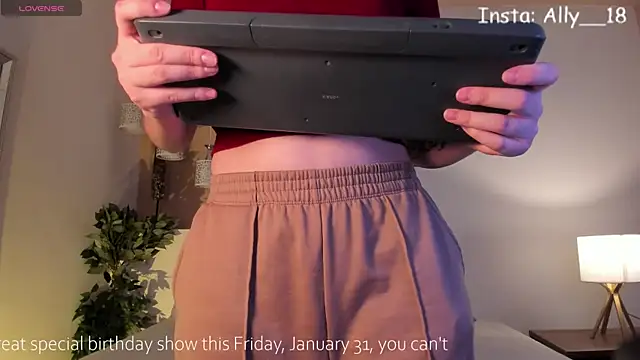 Snapshot of Ally_addams chatting on 01/28/25, 03:36 Ally addams online show from 01/28/25, 03:36