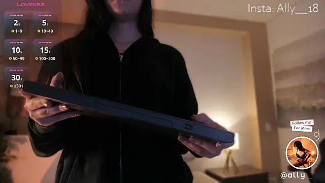 Snapshot of Ally_addams chatting on 02/24/25, 03:44 Ally addams online show from 02/24/25, 03:44