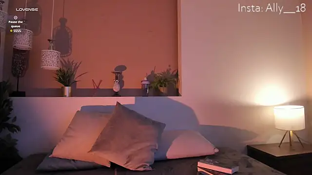 Snapshot of Ally_addams chatting on 03/07/25, 07:19 Ally addams online show from 03/07/25, 07:19