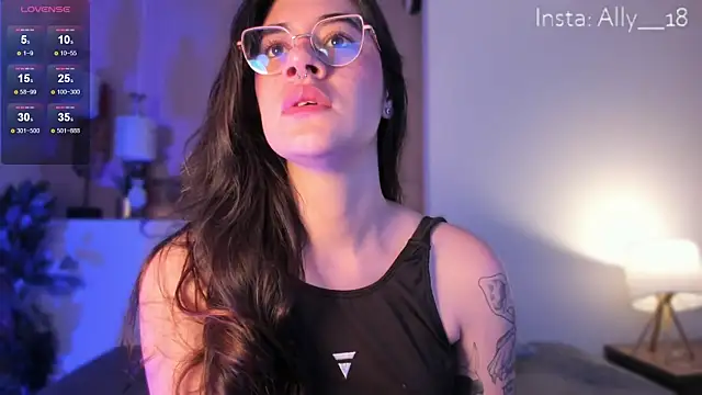 Snapshot of Ally_addams chatting on 03/10/25, 03:56 Ally addams online show from 03/10/25, 03:56