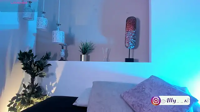 Snapshot of Ally_addams chatting on 10/03/25, 03:47 Ally addams online show from 10/03/25, 03:47