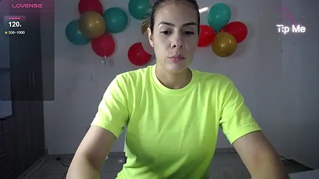 Snapshot of candydowson1 chatting on 12/16/24, 10:03 candydowson1 online show from 12/16/24, 10:03