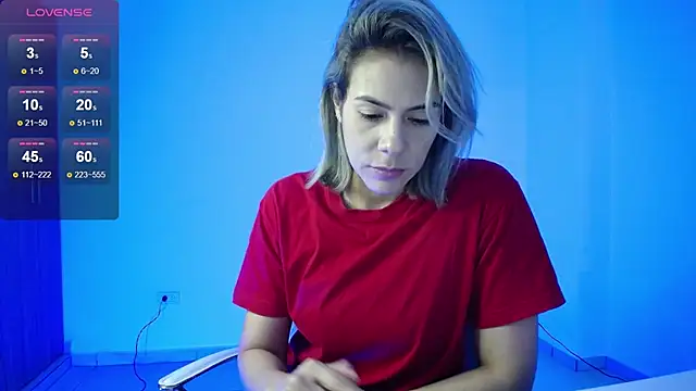 Snapshot of candydowson1 chatting on 01/10/25, 12:17 candydowson1 online show from 01/10/25, 12:17