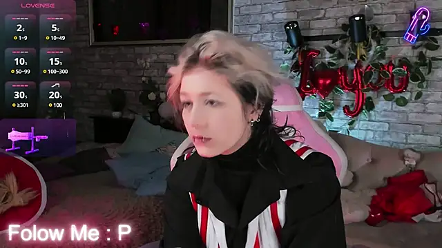 Snapshot of Alex_Howell chatting on 03/02/25, 08:40 Alex Howell online show from 03/02/25, 08:40