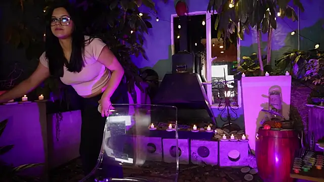 Sophia wilsonn  online show from 10/31/25, 09:10