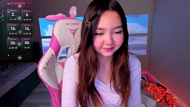 Snapshot of Fluffy_Rose chatting on 11/06/25, 03:02 Fluffy Rose online show from 11/06/25, 03:02