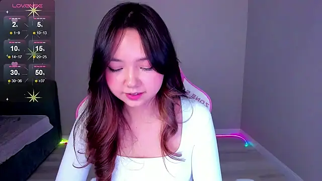 Snapshot of Fluffy_Rose chatting on 11/08/25, 01:33 Fluffy Rose online show from 11/08/25, 01:33