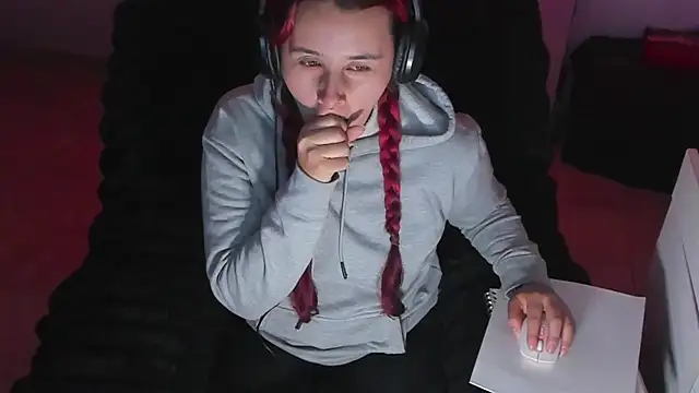 bonnie moon  online show from 10/22/25, 10:31