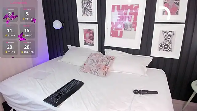 Paiige peach online show from 10/20/25, 07:47