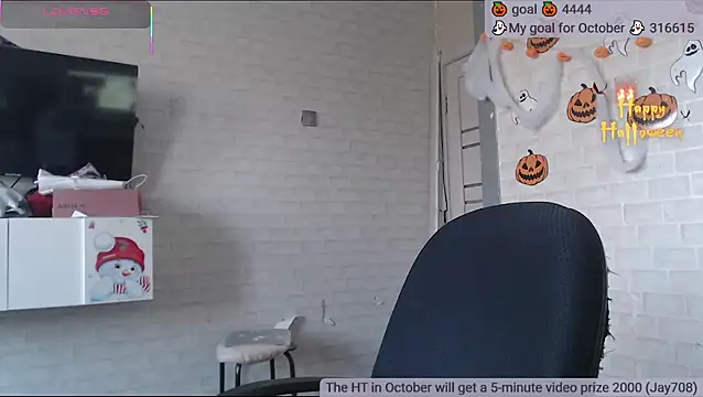 Snapshot of SuchCute chatting on 10/27/25, 03:21 SuchCute online show from 10/27/25, 03:21