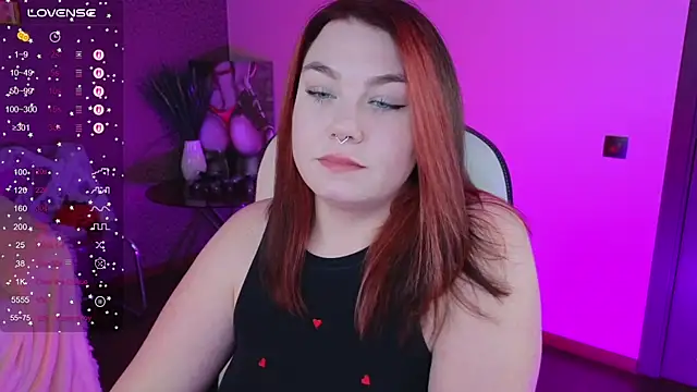 Snapshot of Lilumytrend chatting on 11/19/25, 12:05 Lilumytrend online show from 11/19/25, 12:05