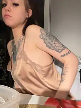 Snapshot of Highschoolpussy chatting on 01/19/25, 02:36 Highschoolpussy online show from 01/19/25, 02:36