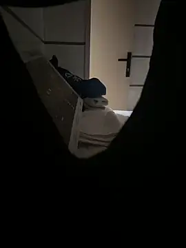 Snapshot of young1fucker chatting on 12/28/24, 02:32 young1fucker online show from 12/28/24, 02:32
