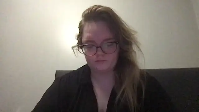 honeyyy24 online show from 11/01/25, 12:40