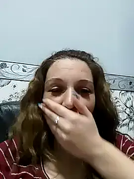 Snapshot of Amira_17 chatting on 01/31/25, 10:21 Amira 17 online show from 01/31/25, 10:21