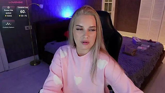 Snapshot of KittiLiza chatting on 10/24/25, 09:22 KittiLiza online show from 10/24/25, 09:22