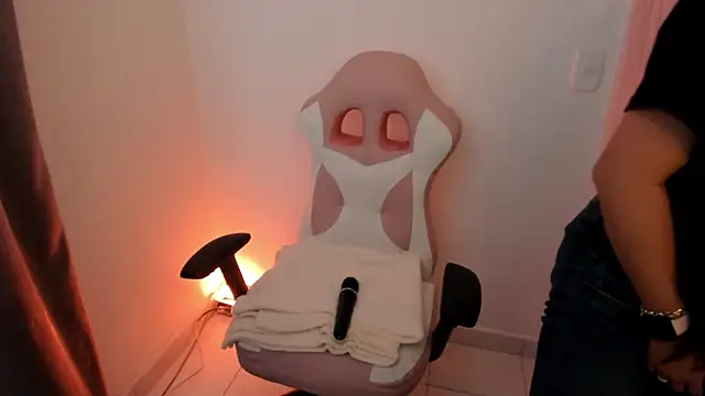 Sweet Chloe06 online show from 01/21/25, 06:55