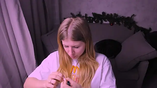 kirraa  online show from 12/27/24, 10:37