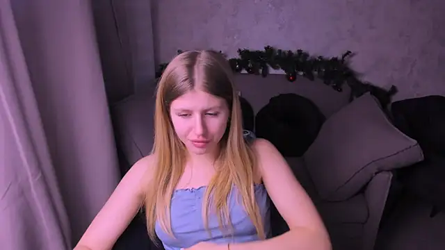 kirraa  online show from 12/29/24, 10:14