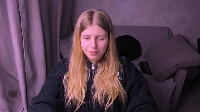 kirraa  online show from 01/18/25, 07:58