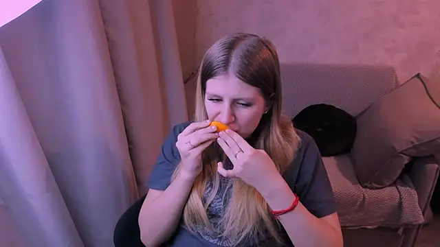 kirraa  online show from 01/22/25, 07:24