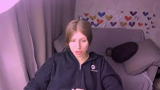 kirraa  online show from 02/14/25, 07:02