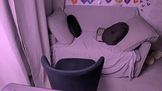 kirraa  online show from 02/14/25, 10:14