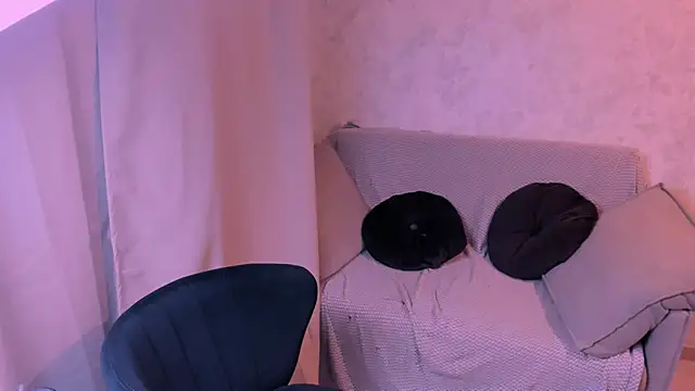 kirraa  online show from 03/13/25, 07:39