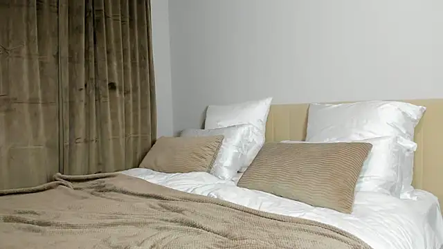 kirraa  online show from 11/14/25, 09:57