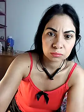 Snapshot of saralunabella chatting on 01/22/25, 10:05 saralunabella online show from 01/22/25, 10:05