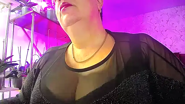 Snapshot of _Sweet_Woman chatting on 10/19/25, 05:41 Sweet Woman online show from 10/19/25, 05:41